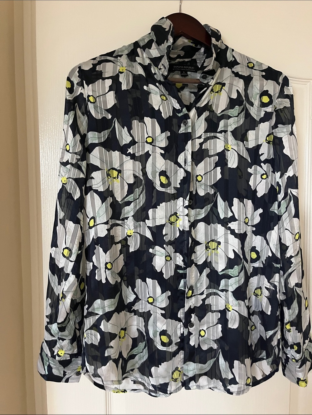 Banana Republic Navy Floral Lightweight Button-Up Shirt Jacket